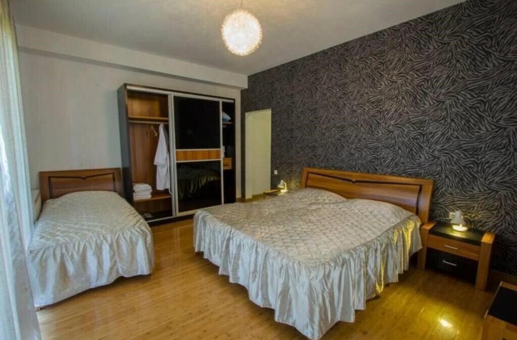 Картинка Red House 4*