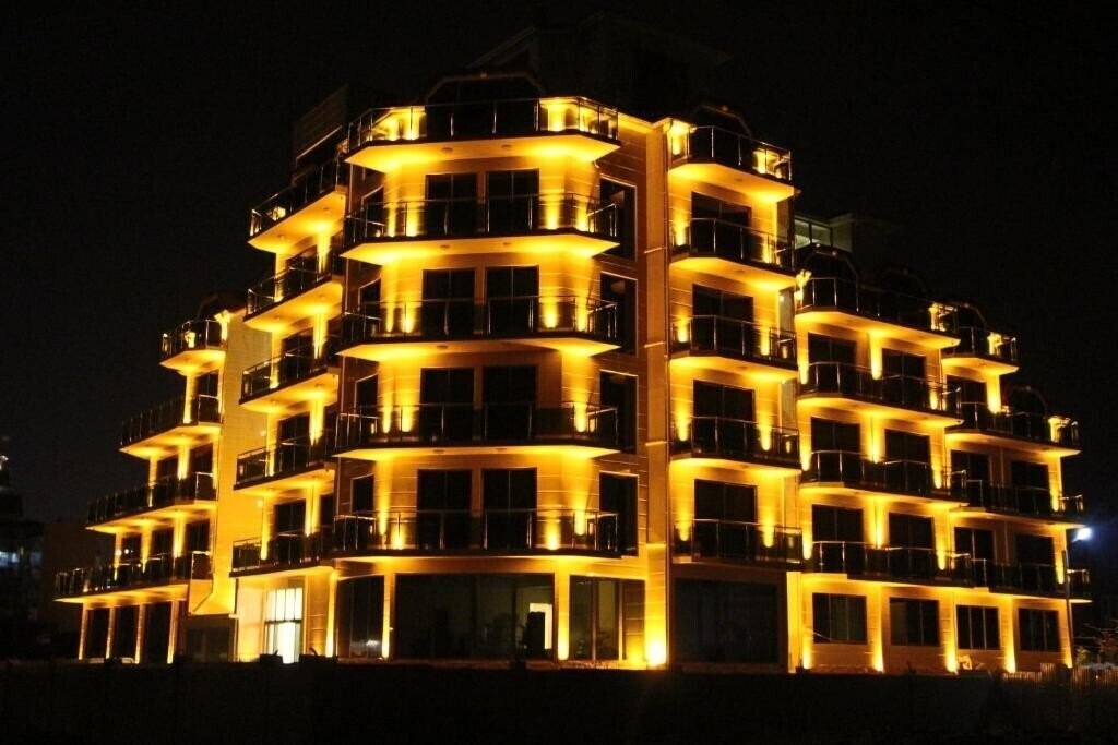 Готель Hotel Legacy 4*