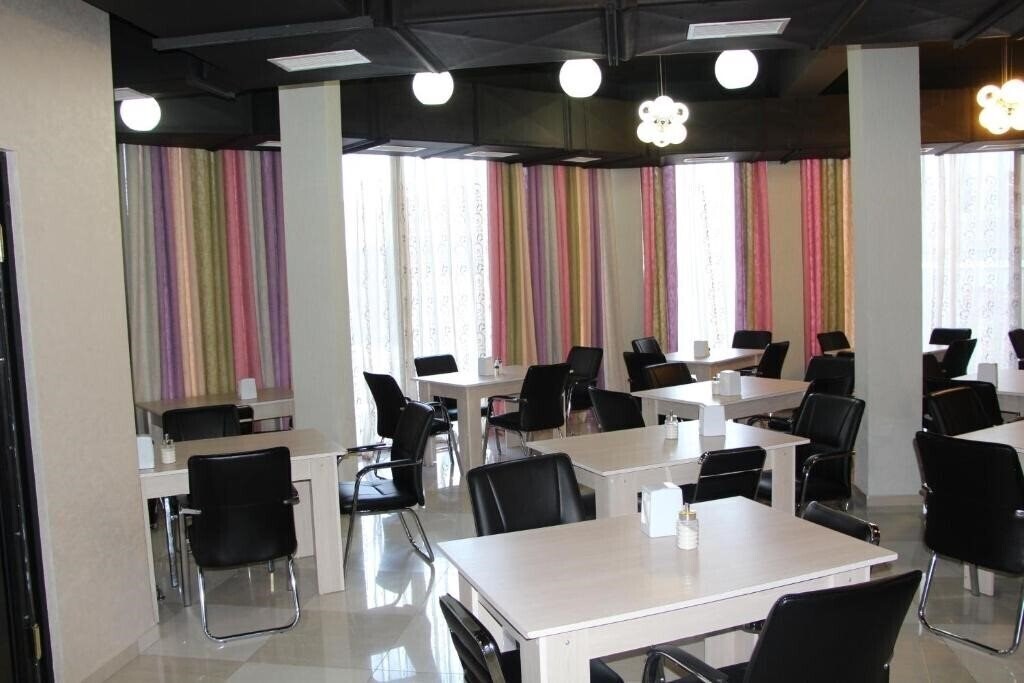 Фотографія Hotel Legacy 4*