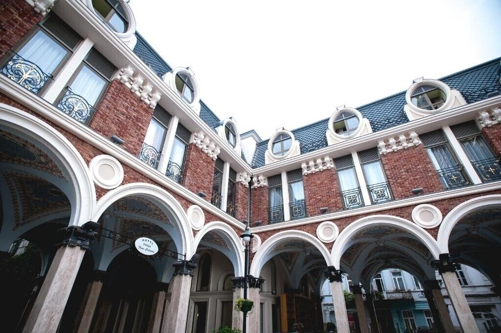 Вид Piazza Four Colors 4*