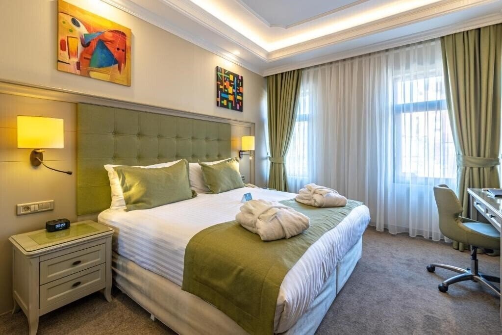 Фотография Hotel London 1889 (ex. Divan Suites) 5*