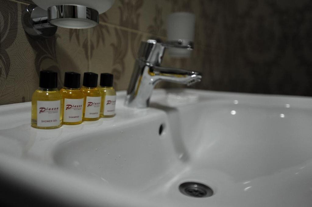 Отель Piazza Inn 3*