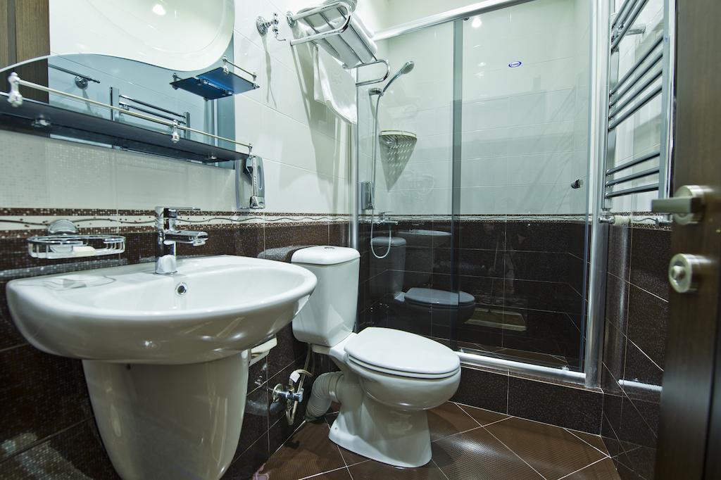 Территория Eiffel Hotel Batumi 3*