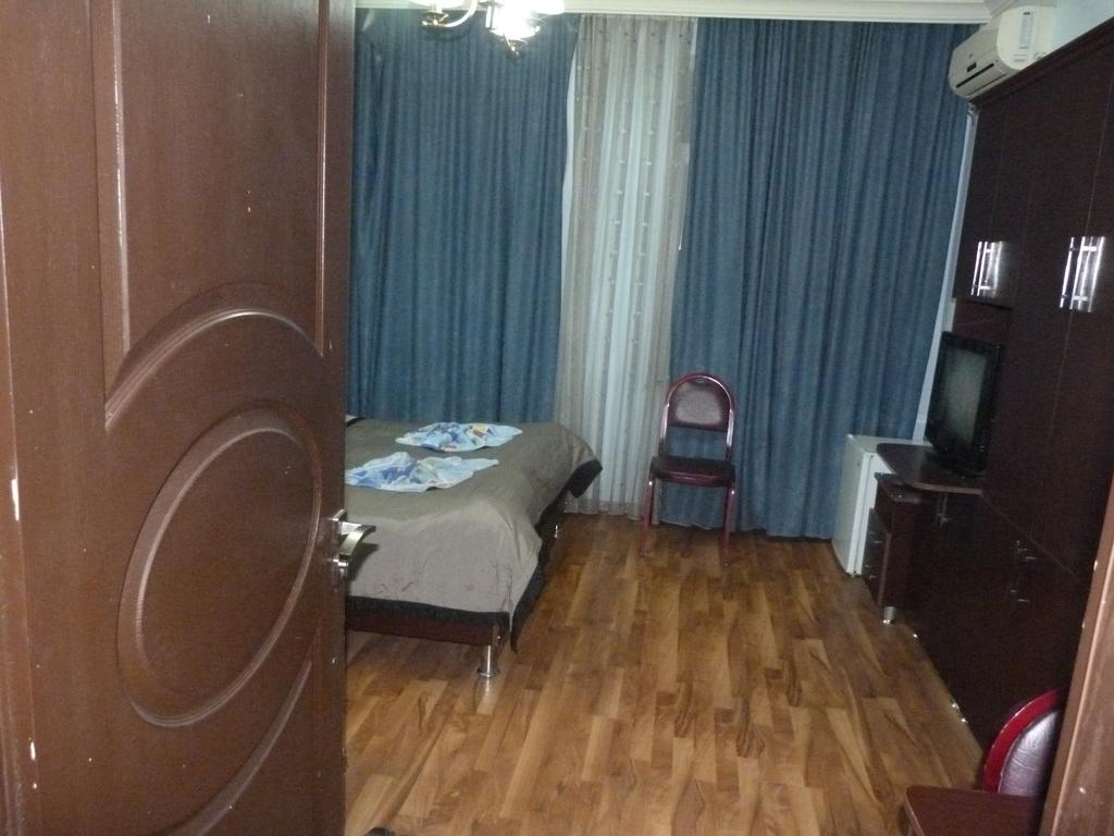 Апартаменты Lux Hotel Guest House 2*