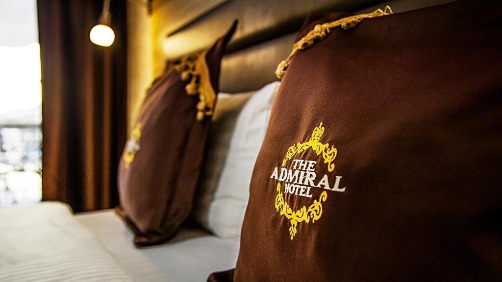 Апартаменти The Admiral Hotel 4*