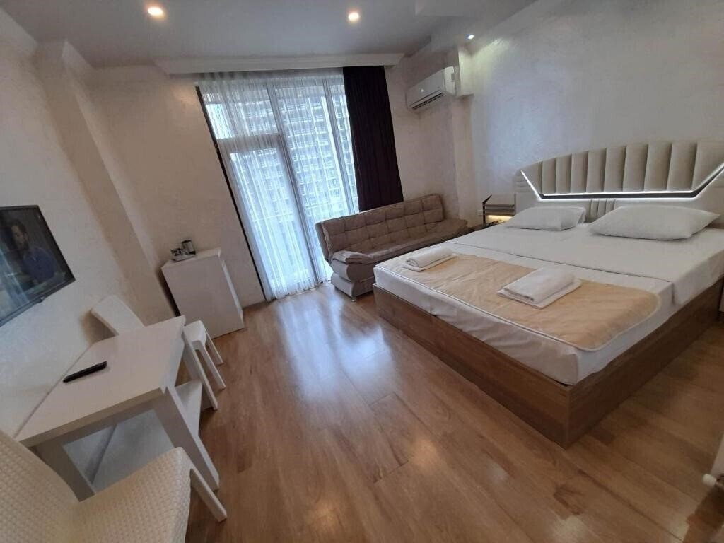 Територія Royal Palace Hotel 3*