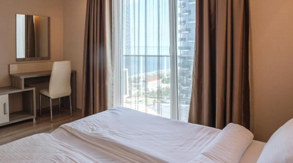Вид Silk Road Sea Towers Batumi 4*