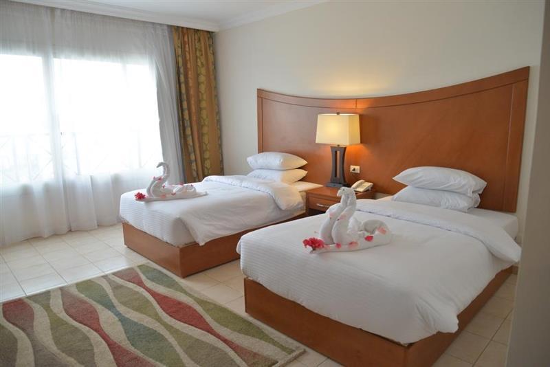 Територія Hotel Holiday House 3*