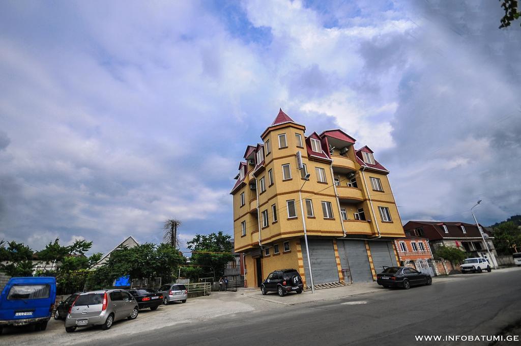 Апартаменти Golden House 3*