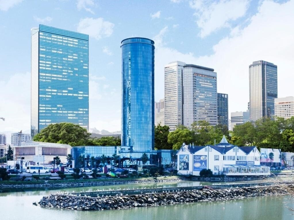 Готель Sky Tower & SPA Batumi 5*