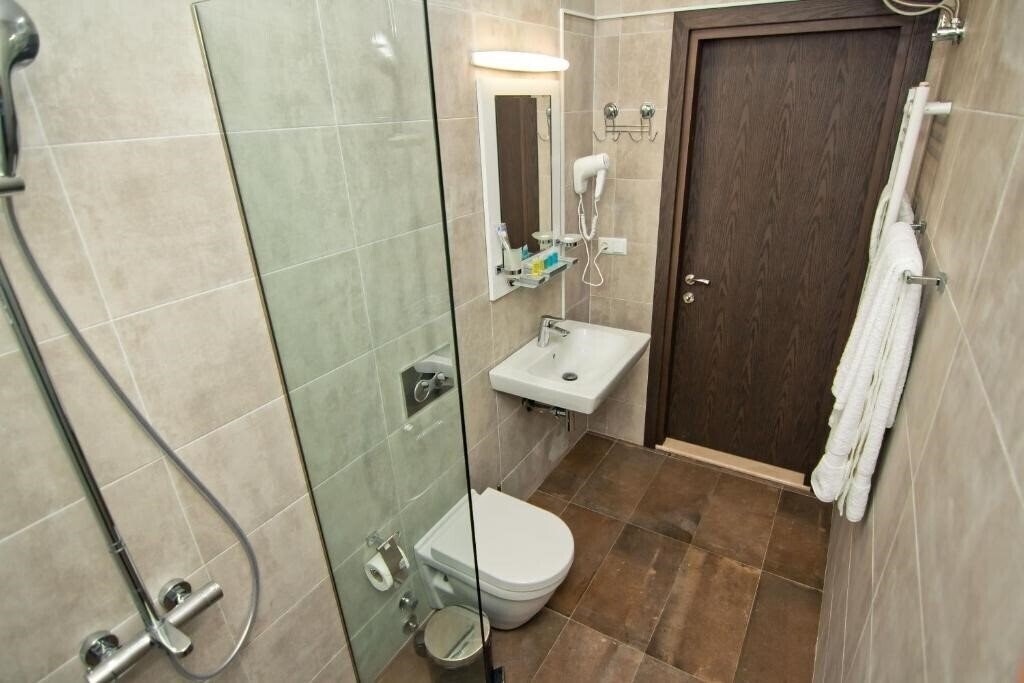 Апартаменти Sky Inn 3*