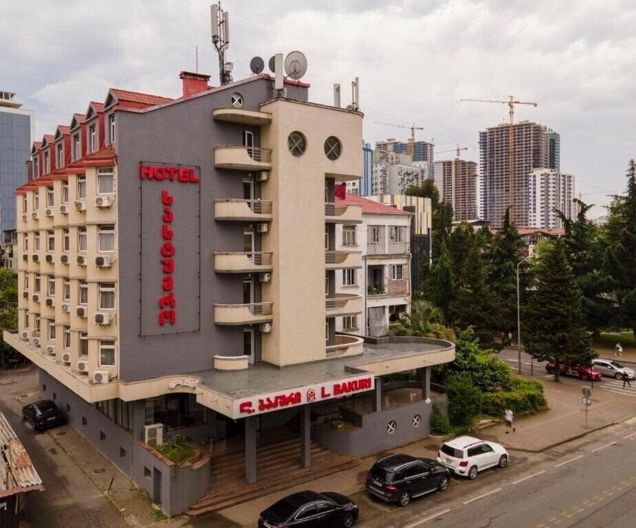 Отель L-Bakuri 3*