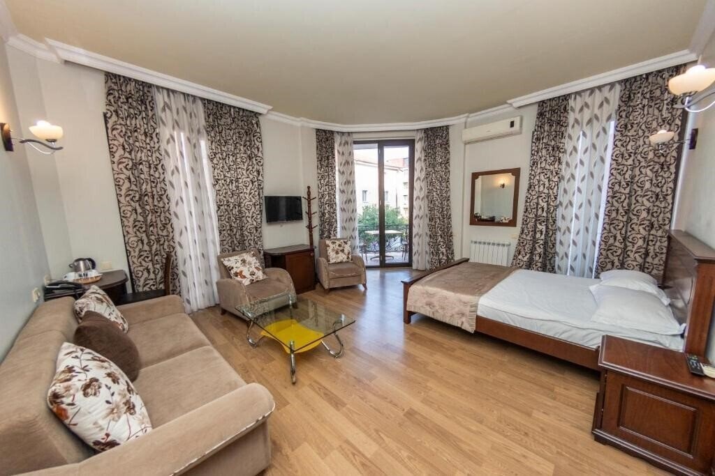 Вид Hotel Eiffel 3*