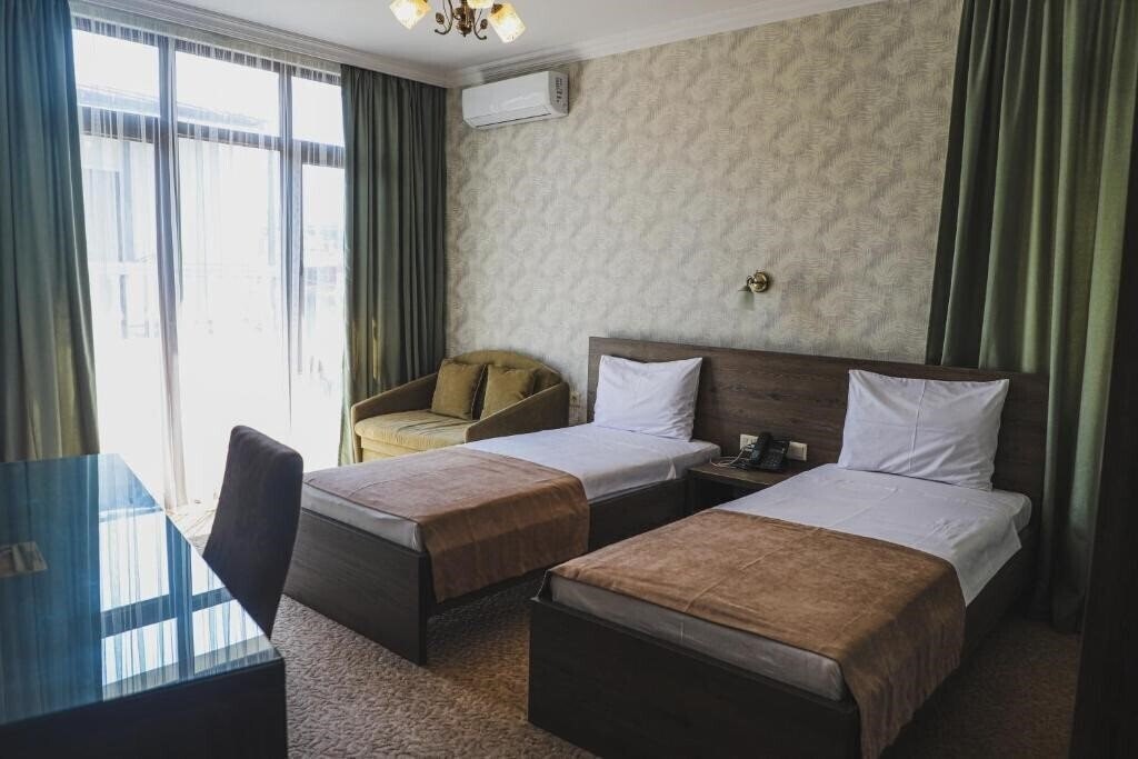 Картинка Old Garden 4*