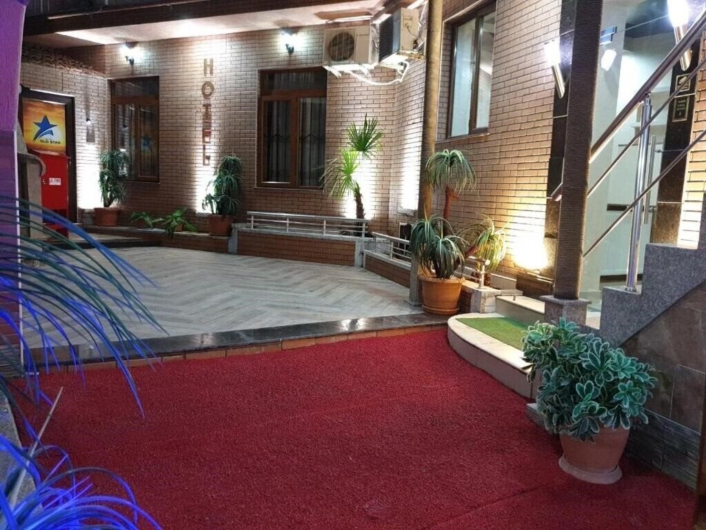 Готель Old Star 2*