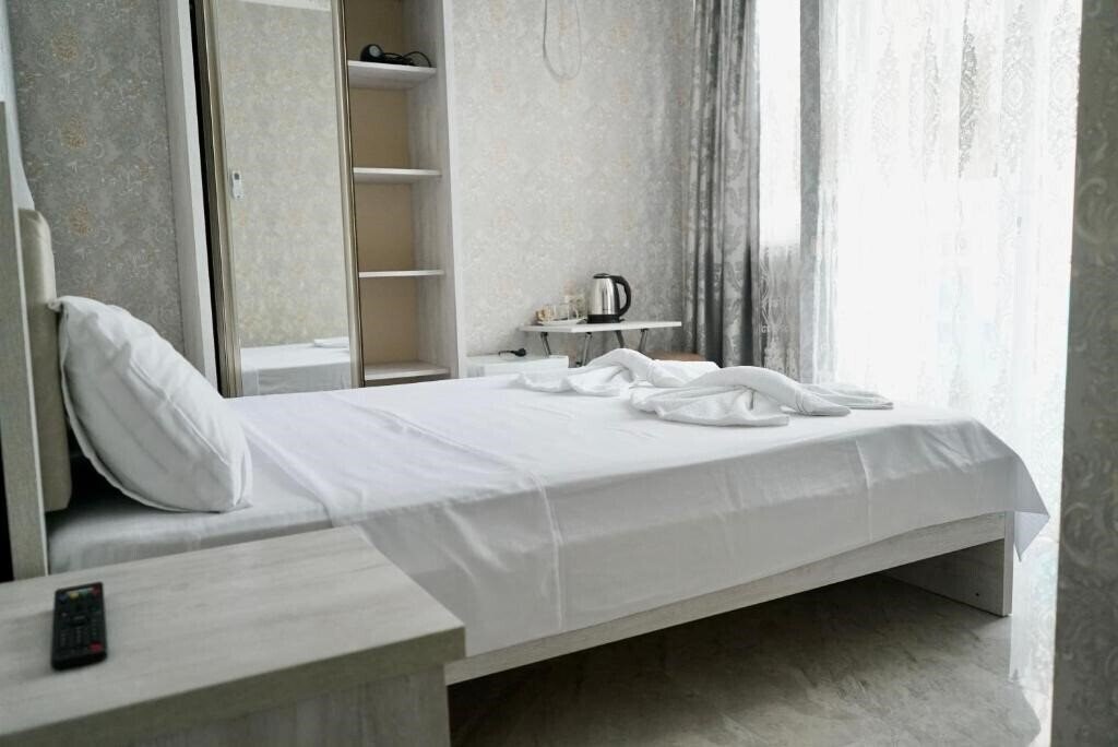 Апартаменти Vax Hotel 3*