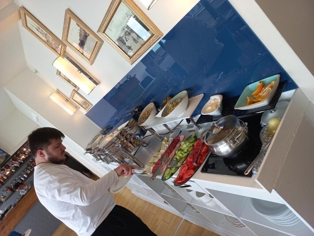 Апартаменти Orbi City Hotel Official 3*