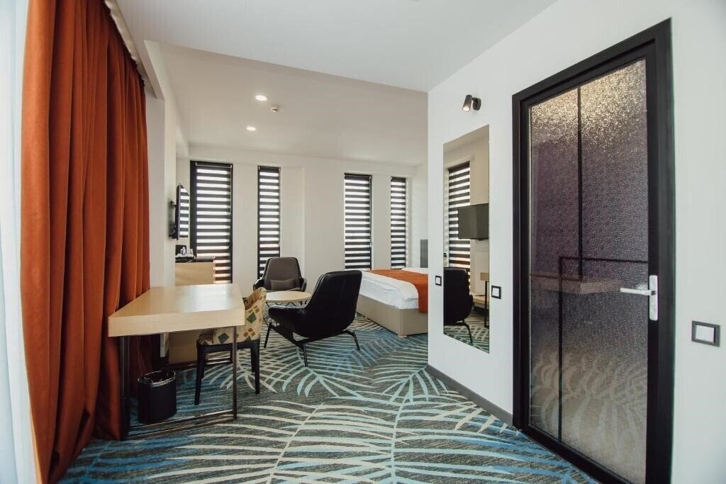 Фото Graphic Hotel Batumi 4*