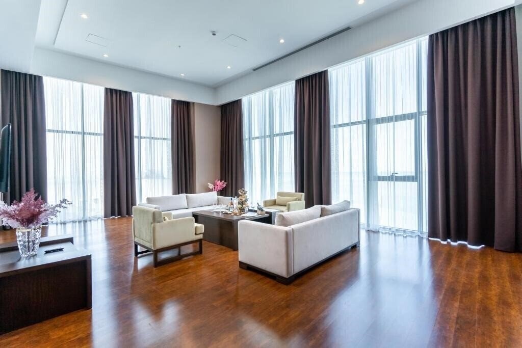 Панорама Grand Bellagio Batumi Convention & Casino Hotel 4*