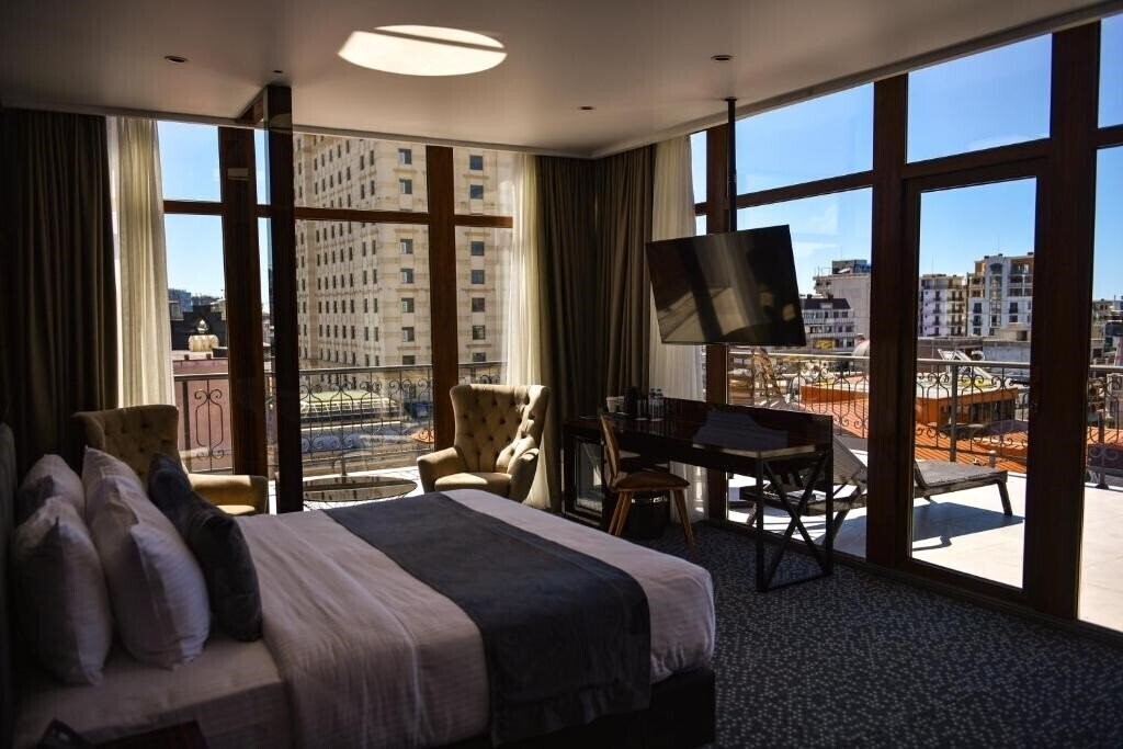 Вид Hotel Monarch 4*