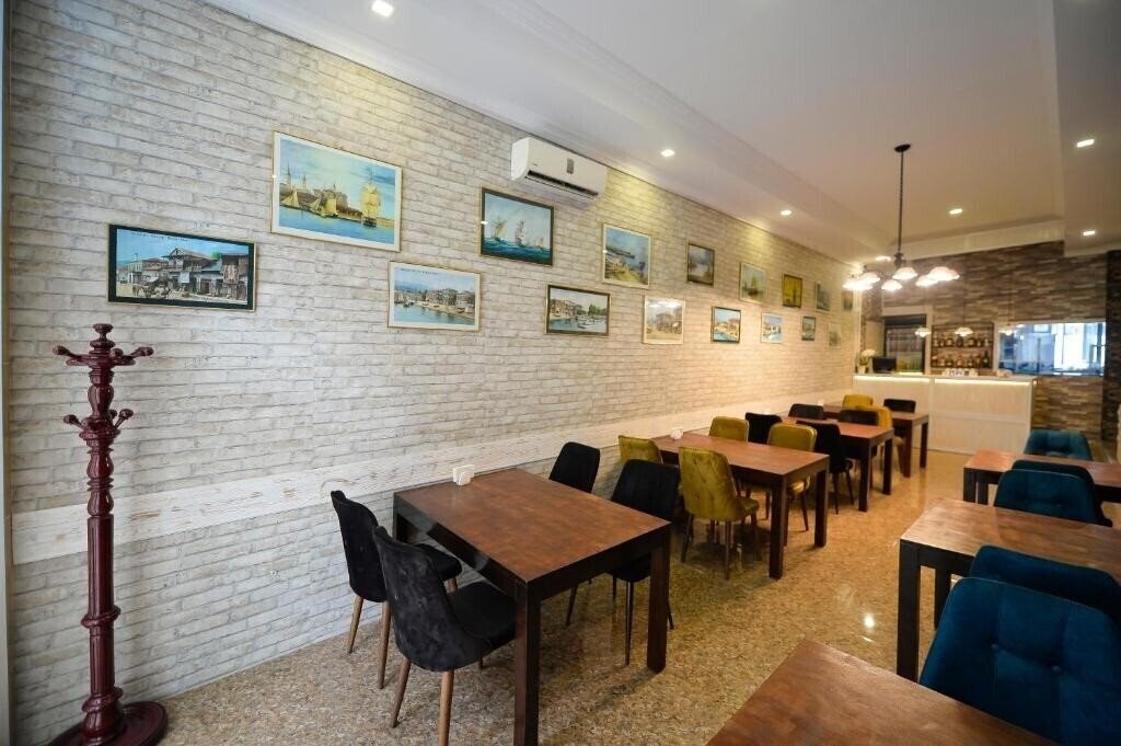 Апартаменти Aura Boutique Hotel 4*