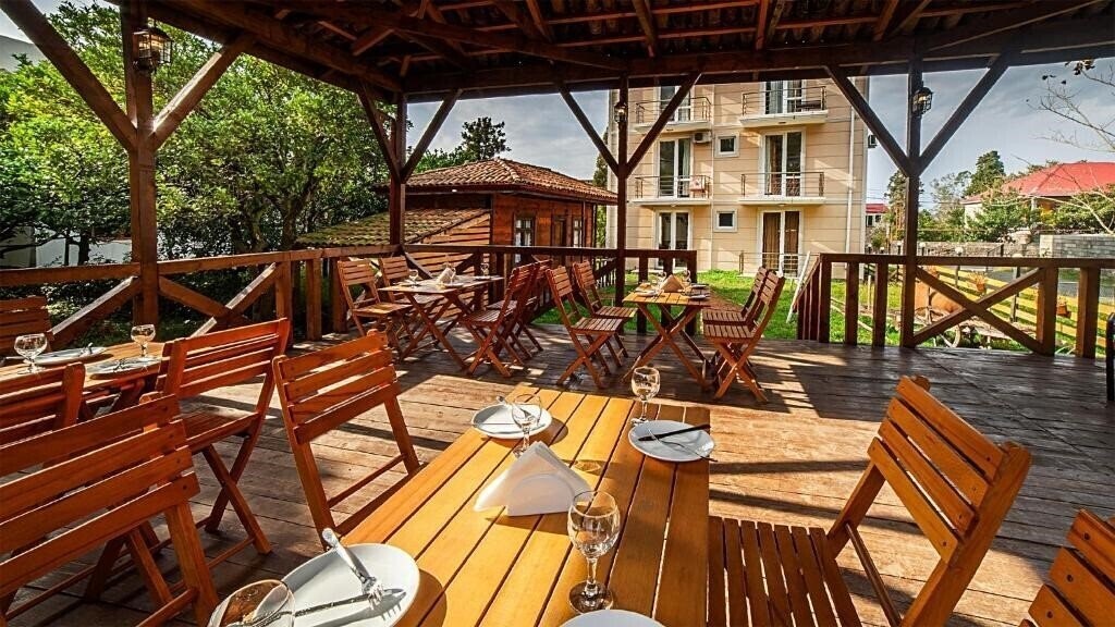 Панорама Orange Hotel 3*