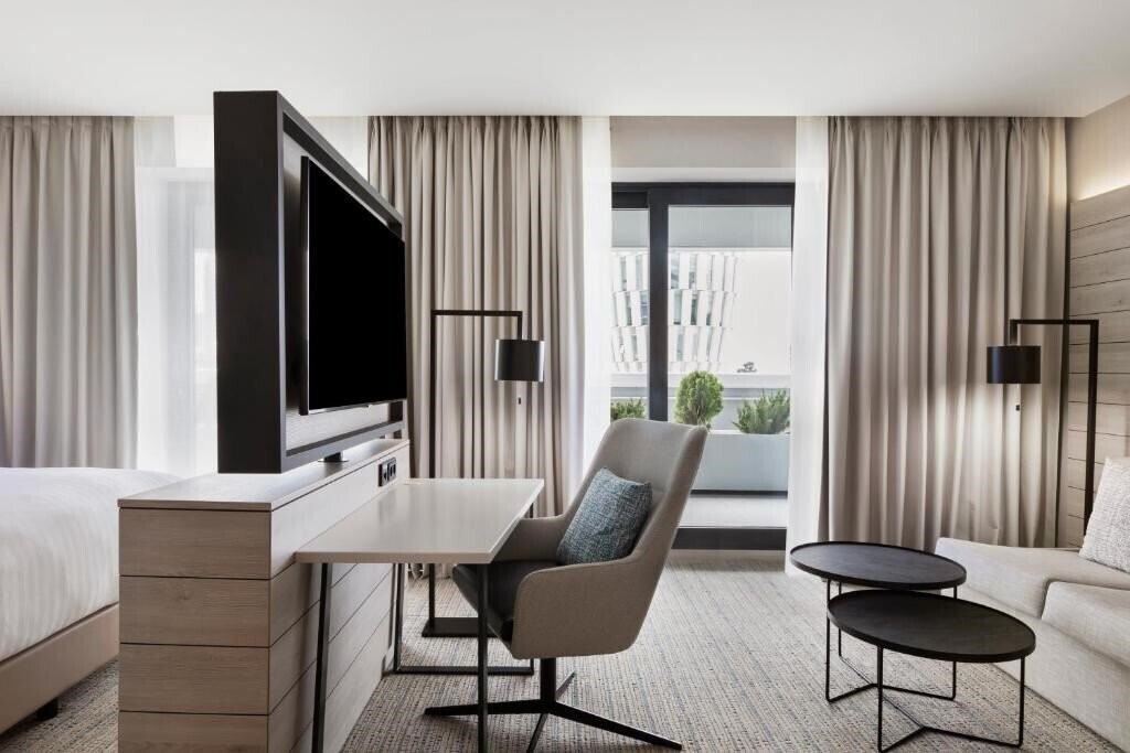 Изображение Courtyard By Marriott Batumi 4*