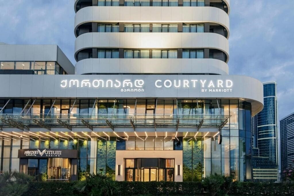 Апартаменты Courtyard By Marriott Batumi 4*