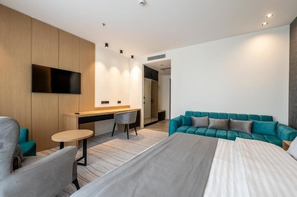 Панорама The Grandeur Hotel. 5*