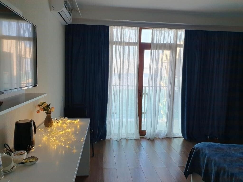 Панорама Fresh Wave Hotel 3*