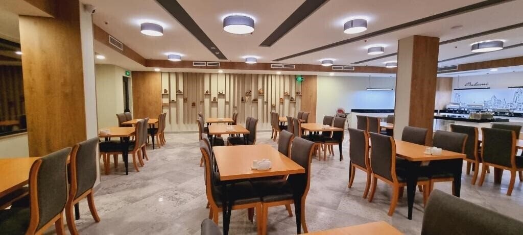Апартаменти Hotel Salvador (ex. Elegance Hotel) 4*