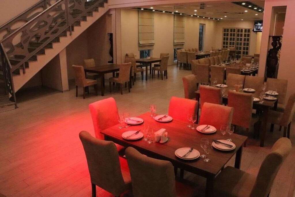 Фото Hotel Avangardi 3*