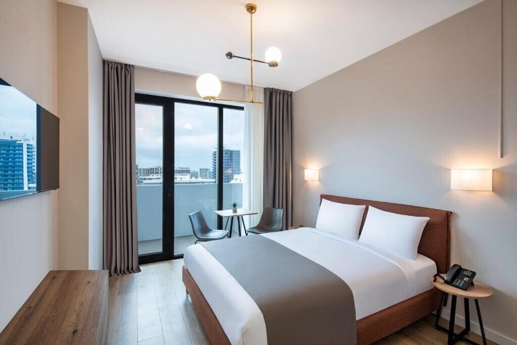 Панорама Steps Batumi Hotel & Suites 4*