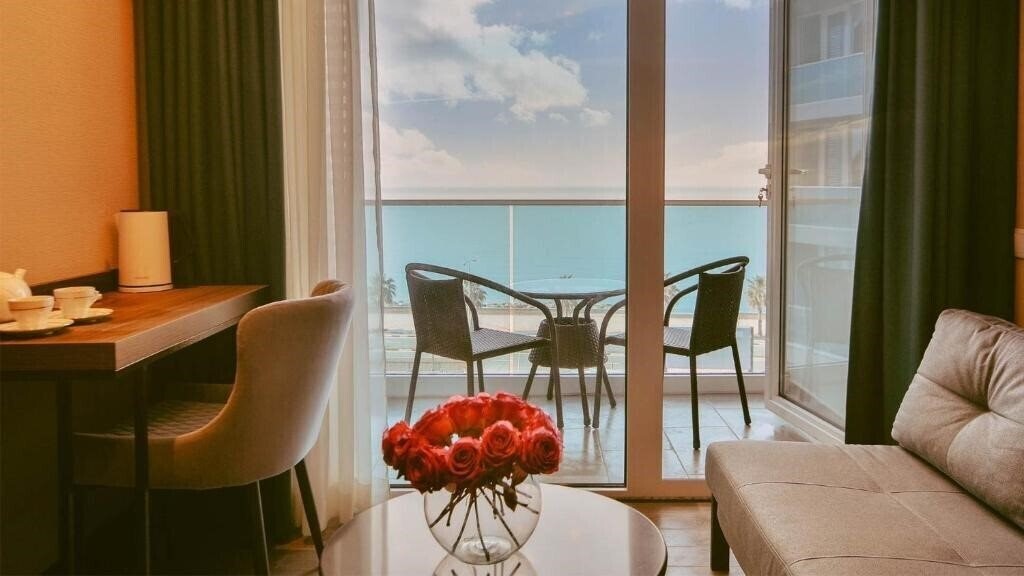 Готель Sunrise Residence & Hotel Batumi 3*