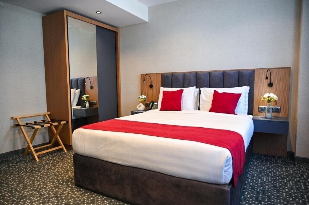 Вид Landmark Hotel Batumi 4*