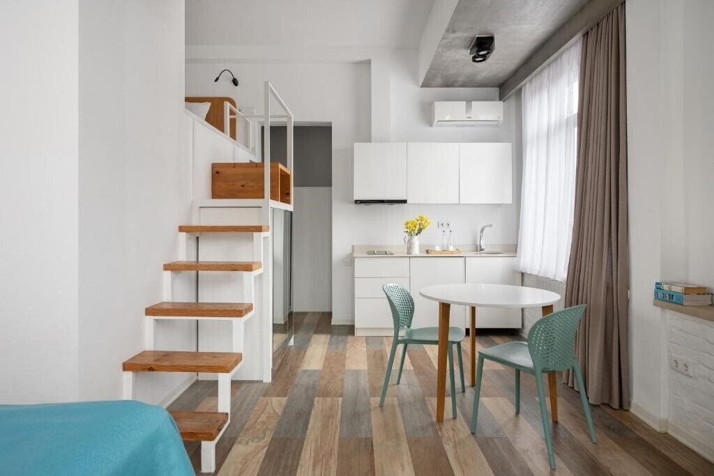 Отель Mariinsky Apartments & Hotel 4*
