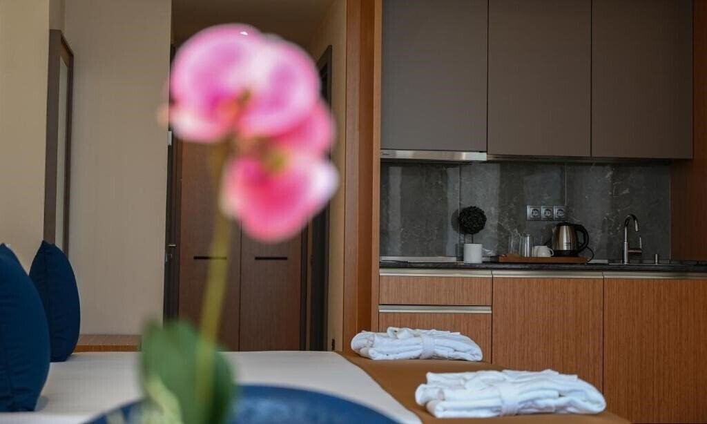 Отель New Wave Apart Hotel 4*