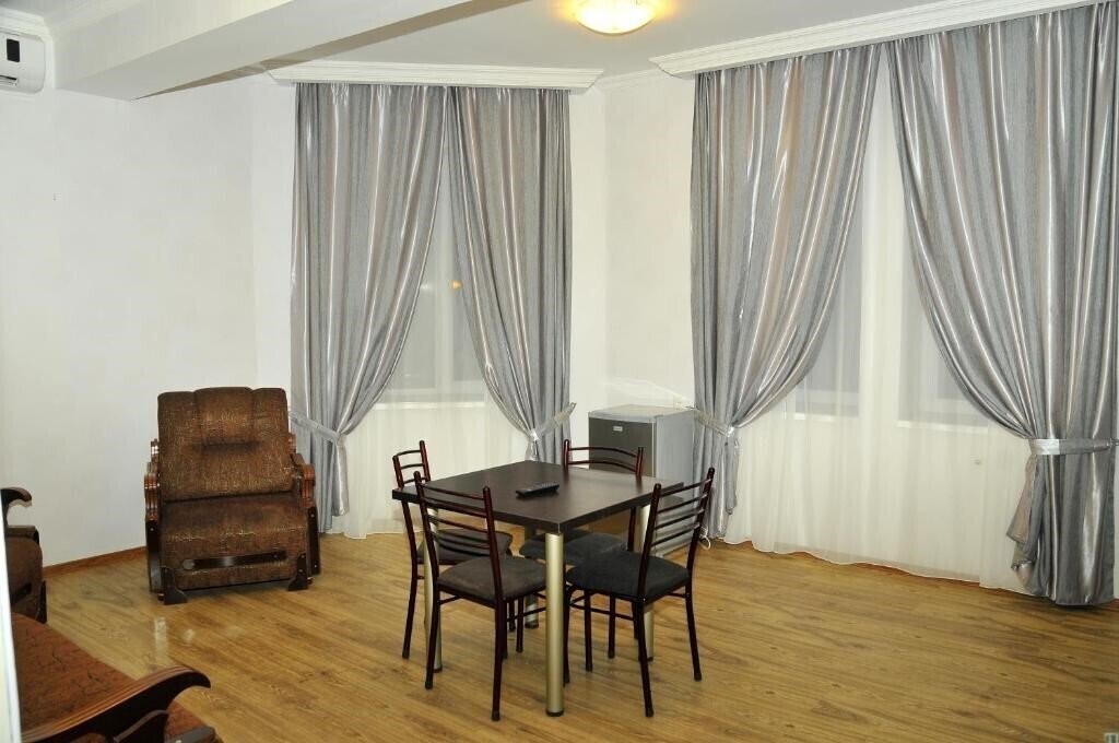 Фотографія Alma-Ata 3*