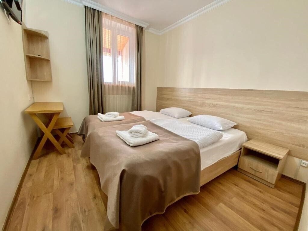 Картинка Toni 3*