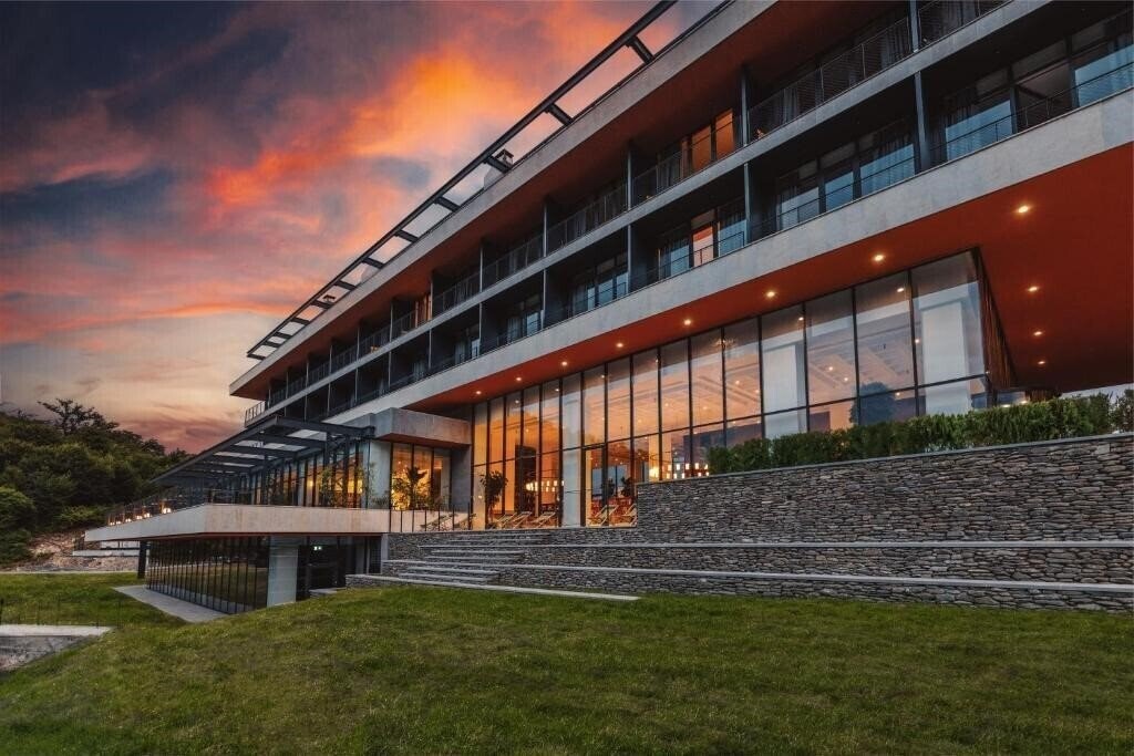 Фото Kvareli Lake Resort 3*