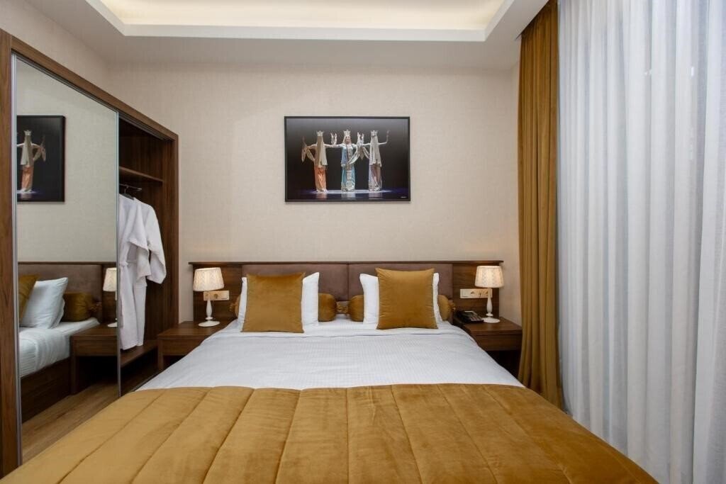 Апартаменти Seventeen Rooms 4*