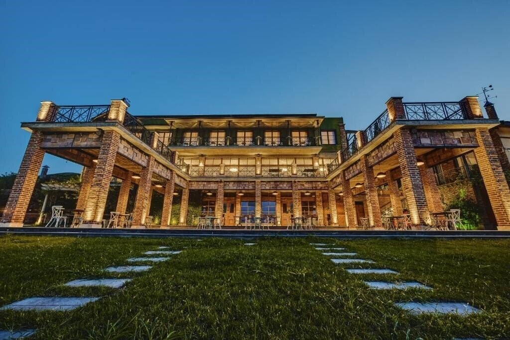 Готель Ampelo Resort 5*