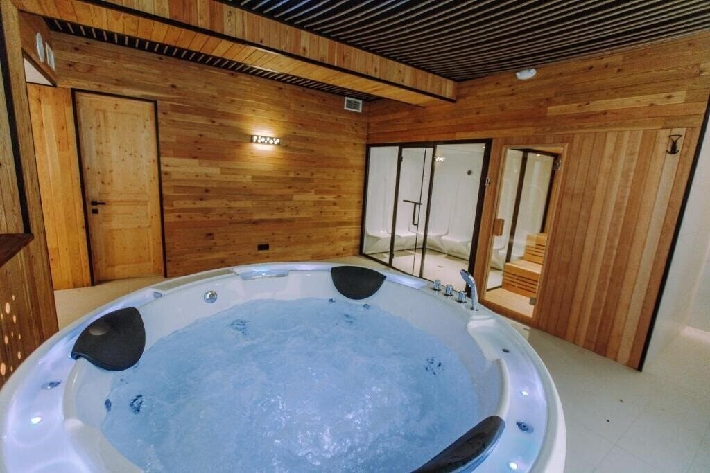 Фотографія Boutique Hotel Kviria 4*