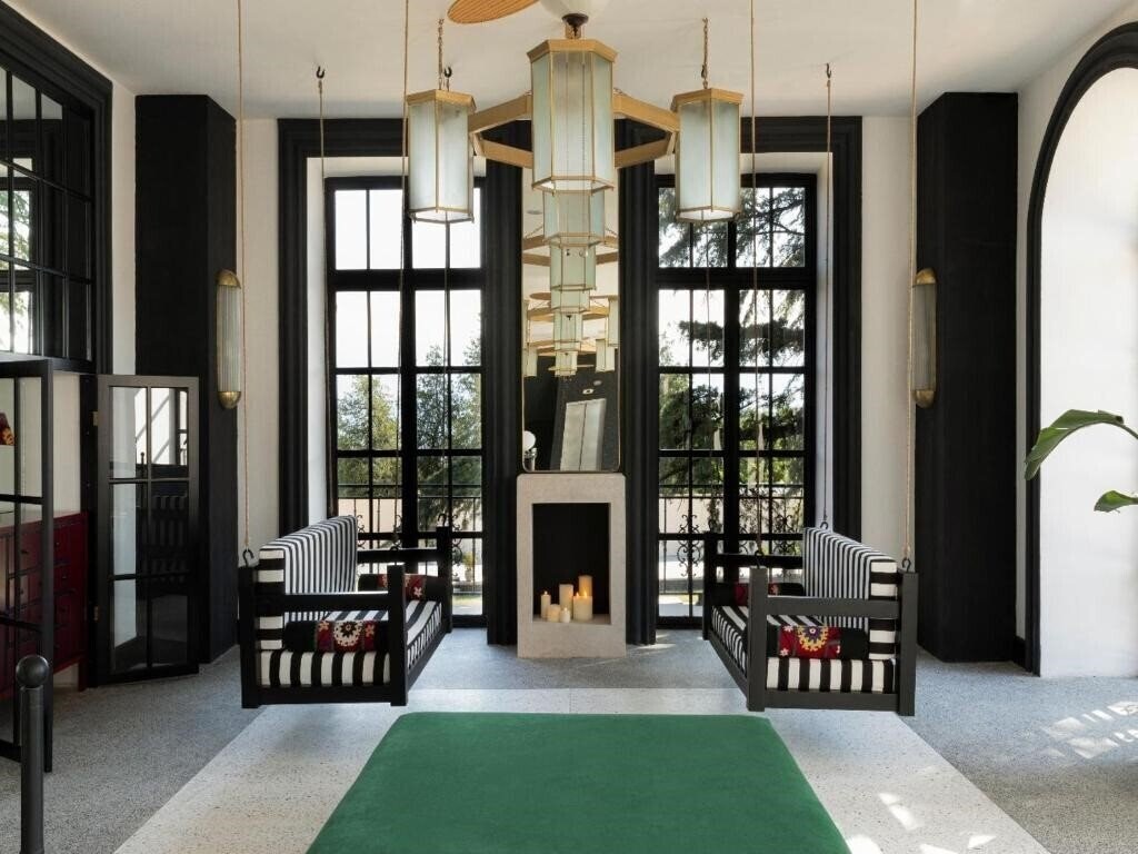 Готель Esquisse Boutique Hotel 4*