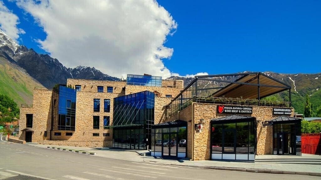 Готель Porta Caucasia Kazbegi 4*