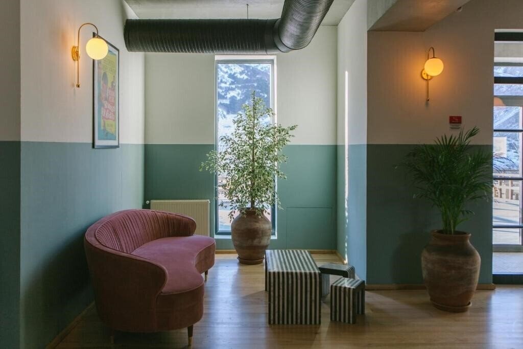 Вид Intourist Kazbegi 4*