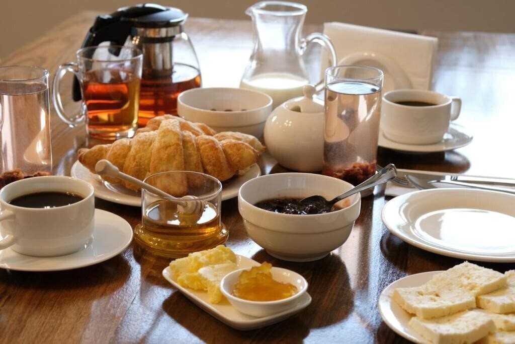 Панорама Hotel Axien 3*