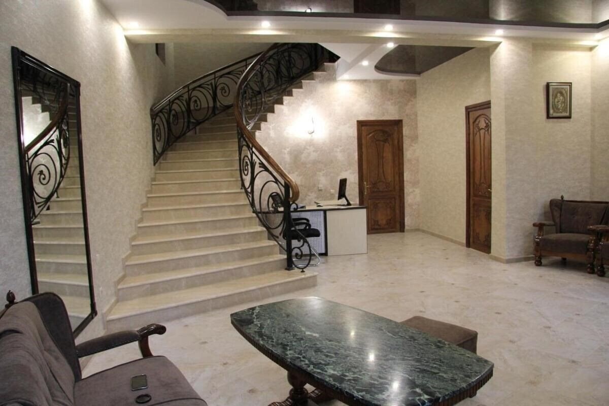 Панорама Chero Hotel 3*