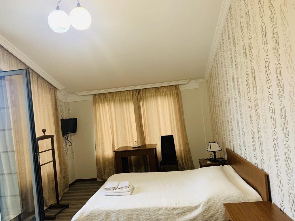 Вид Hotel Amigo 3*