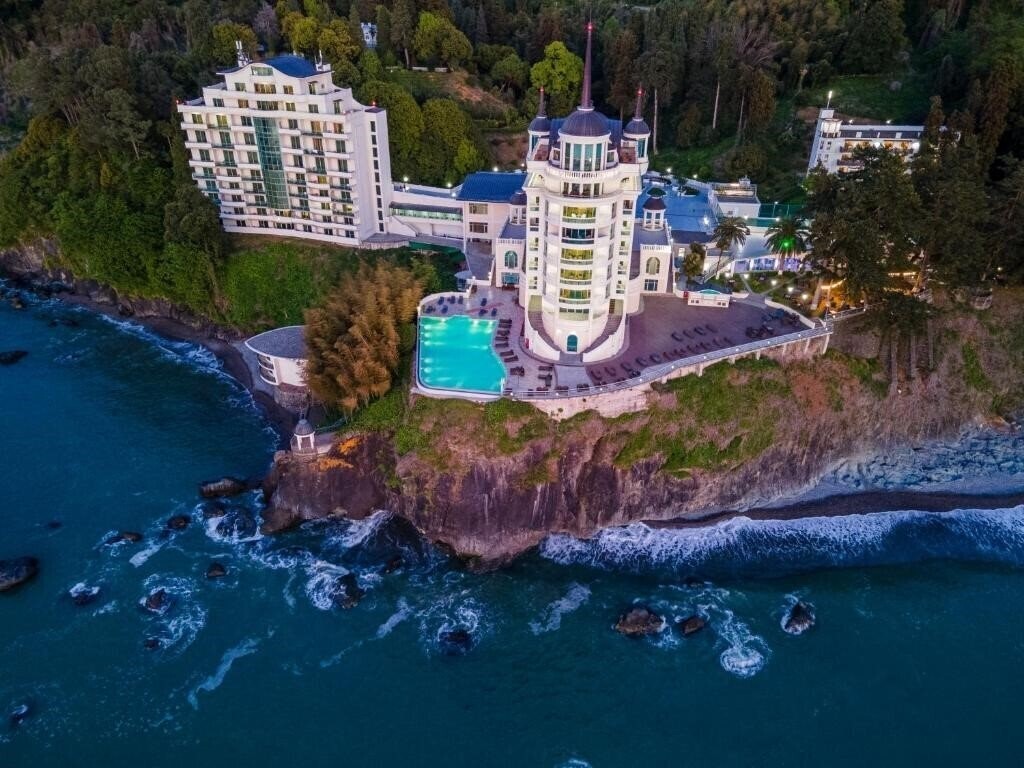 Готель Castello Mare 5*